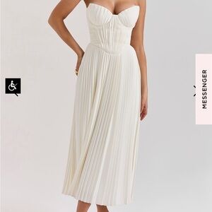 Amorata' maxi dress house of cb
